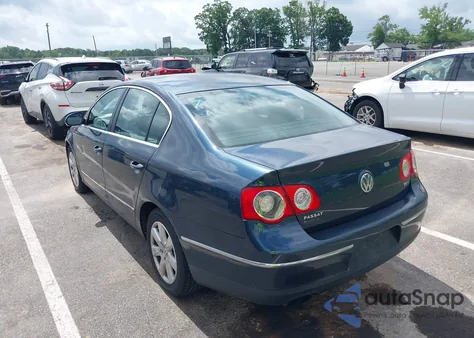 2008 Volkswagen Passat Turbo from USA, damaged, VIN WVWJK73C88P050581